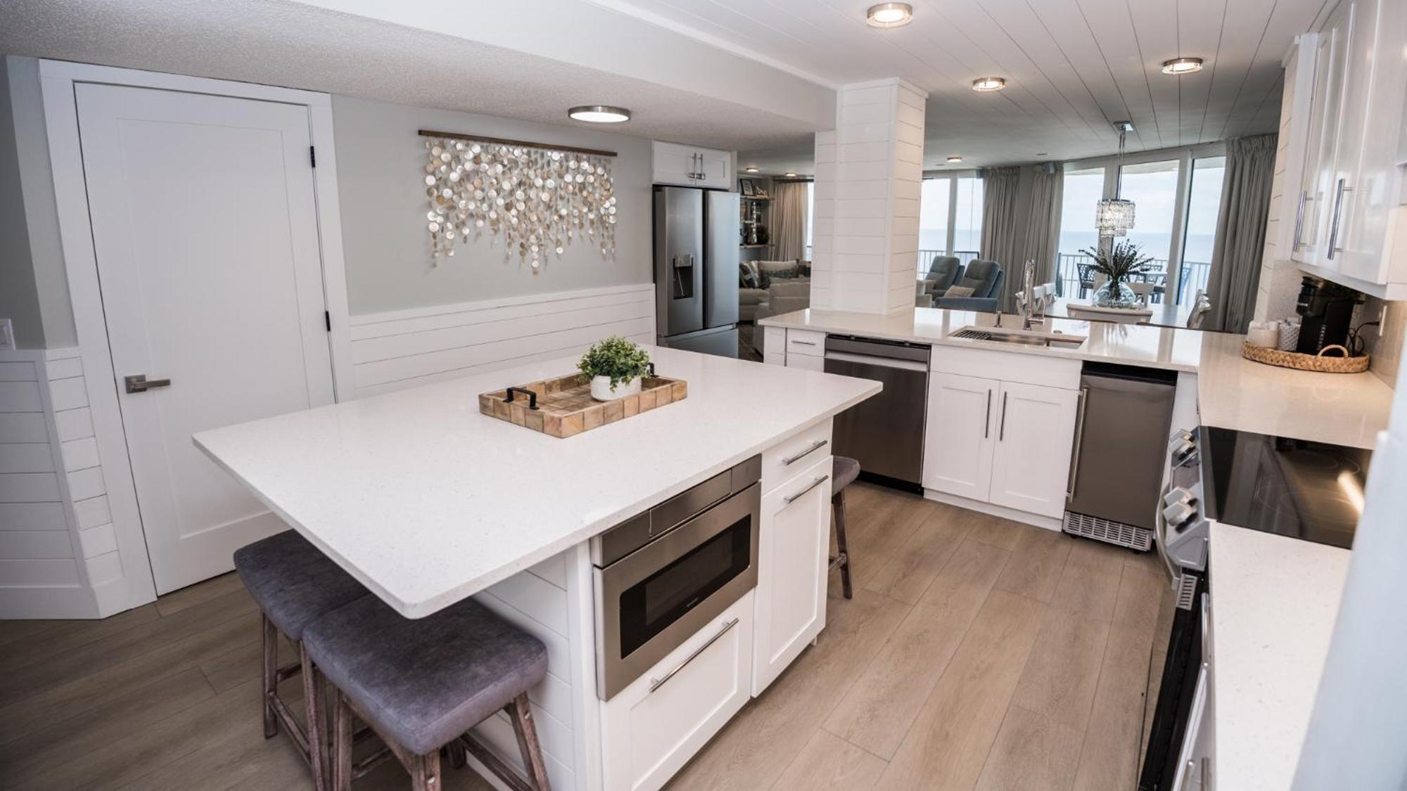 New Rental - 3Br 3Ba Corner Beachfront - 2024 Remodel - 3 Pools, Tiki Hut, Gym, Tennis Panama City Beach Buitenkant foto
