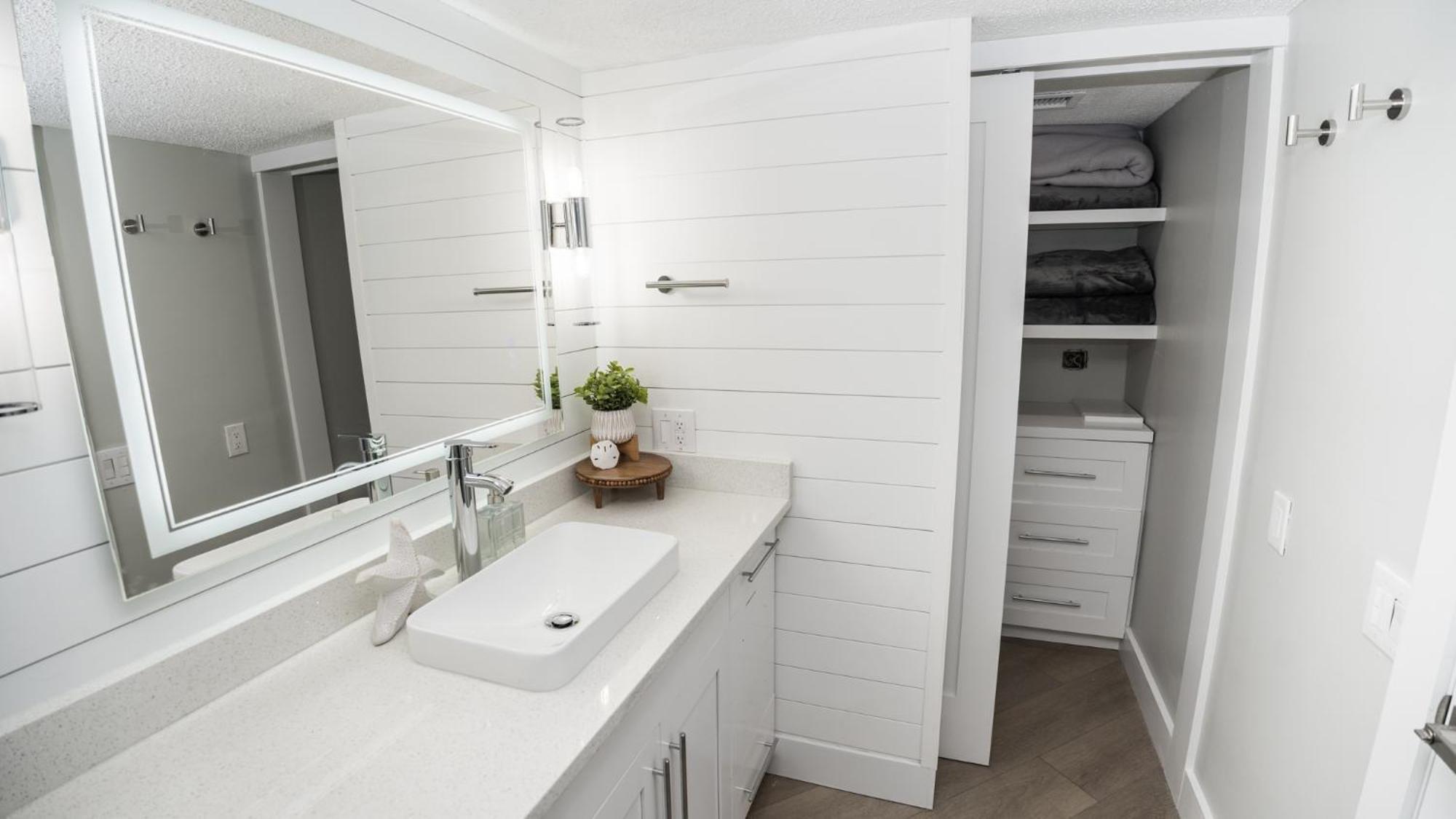 New Rental - 3Br 3Ba Corner Beachfront - 2024 Remodel - 3 Pools, Tiki Hut, Gym, Tennis Panama City Beach Buitenkant foto
