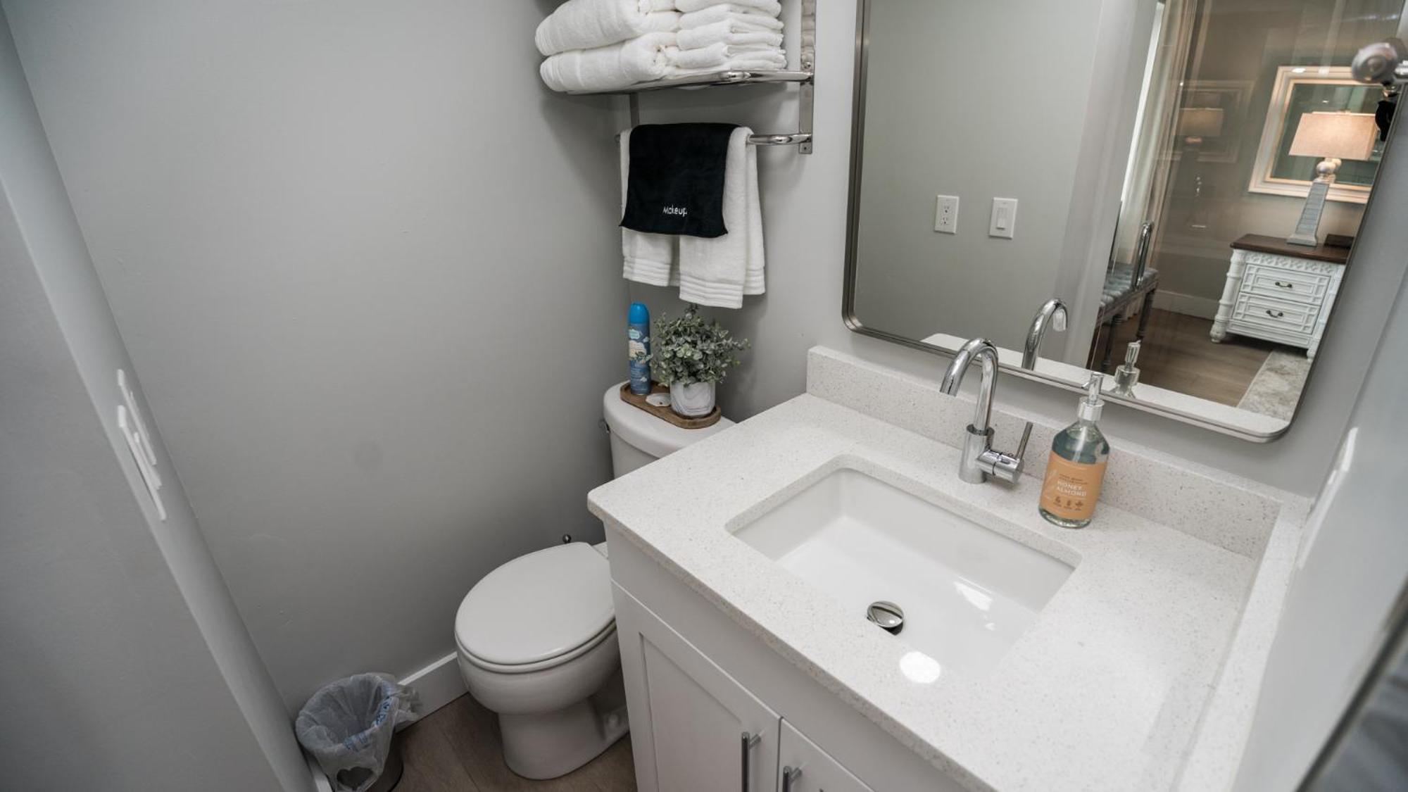 New Rental - 3Br 3Ba Corner Beachfront - 2024 Remodel - 3 Pools, Tiki Hut, Gym, Tennis Panama City Beach Buitenkant foto