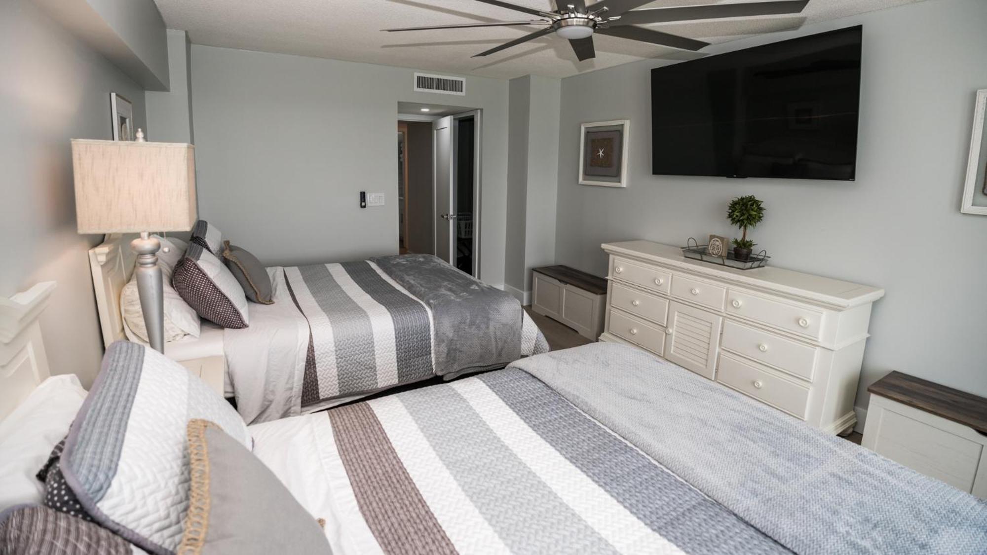 New Rental - 3Br 3Ba Corner Beachfront - 2024 Remodel - 3 Pools, Tiki Hut, Gym, Tennis Panama City Beach Buitenkant foto