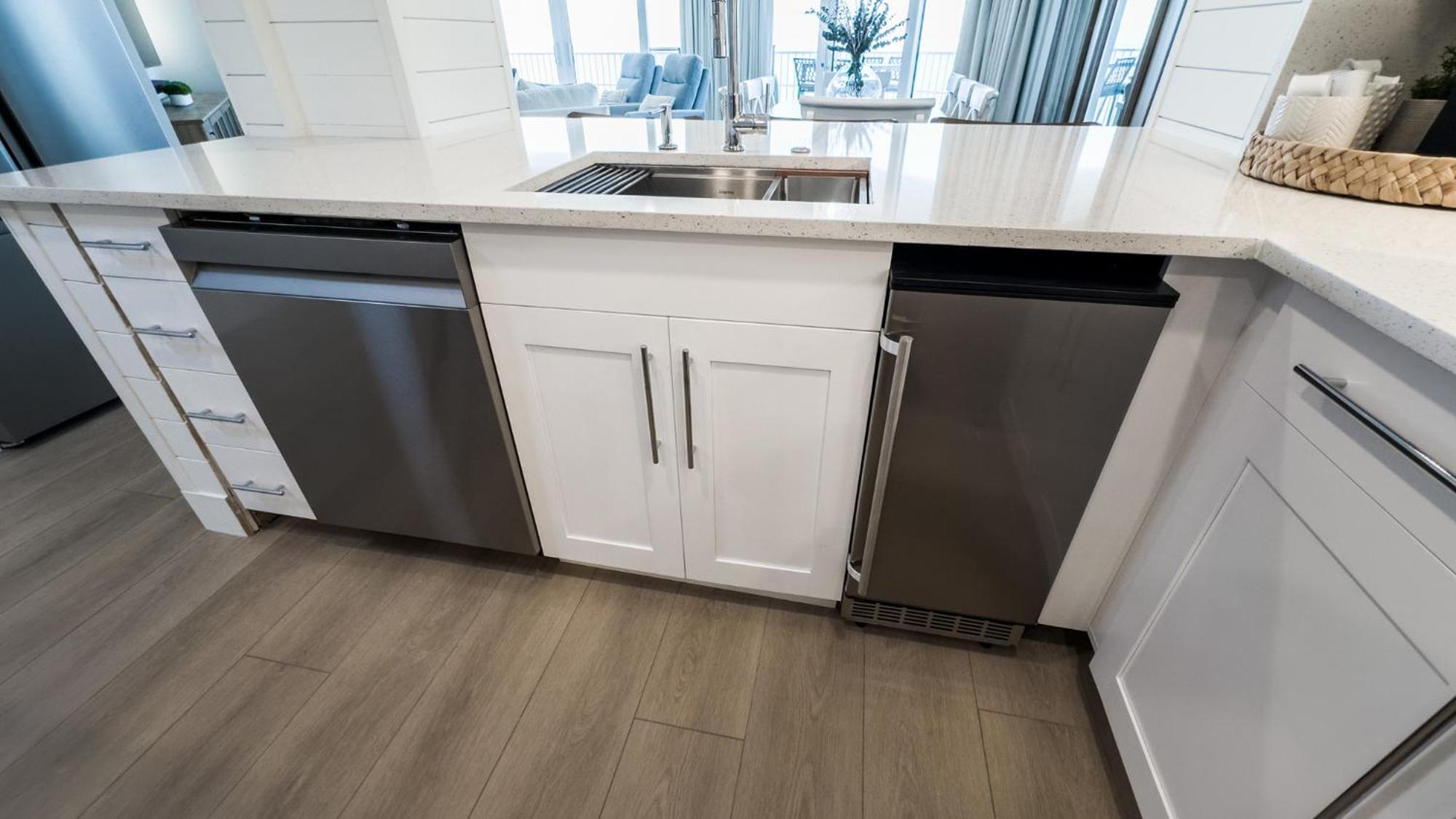 New Rental - 3Br 3Ba Corner Beachfront - 2024 Remodel - 3 Pools, Tiki Hut, Gym, Tennis Panama City Beach Buitenkant foto