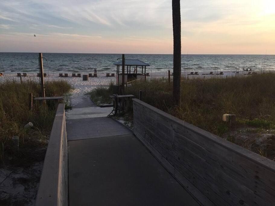 New Rental - 3Br 3Ba Corner Beachfront - 2024 Remodel - 3 Pools, Tiki Hut, Gym, Tennis Panama City Beach Buitenkant foto