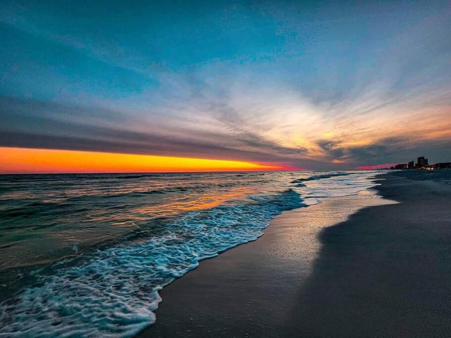 New Rental - 3Br 3Ba Corner Beachfront - 2024 Remodel - 3 Pools, Tiki Hut, Gym, Tennis Panama City Beach Buitenkant foto